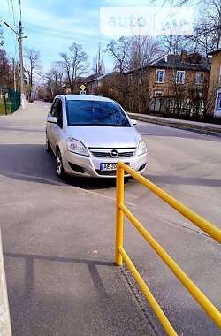 Мінівен Opel Zafira 2008 в Дніпрі