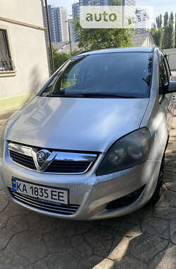 Минивэн Opel Zafira 2008 в Киеве