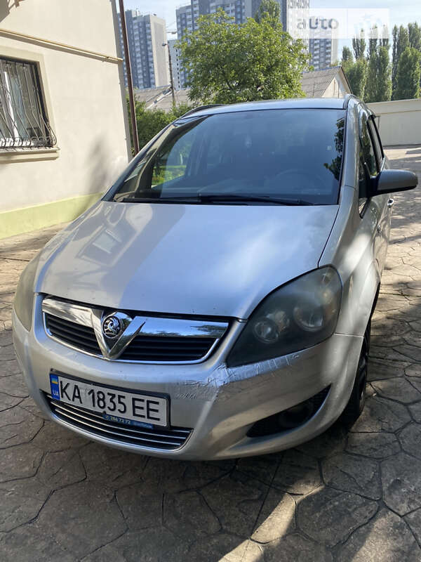 Мінівен Opel Zafira 2008 в Києві