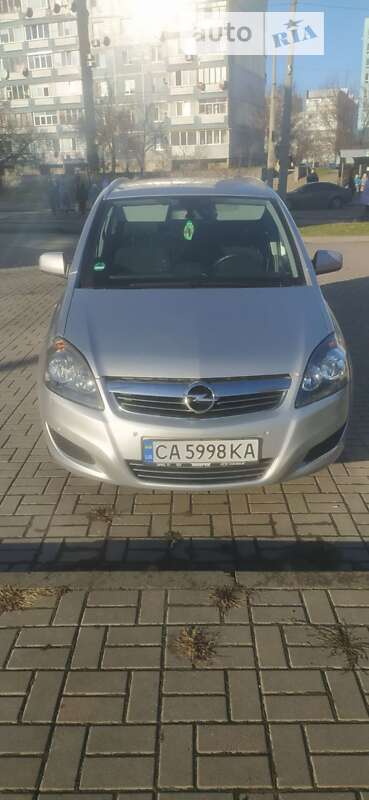 Минивэн Opel Zafira 2011 в Черкассах