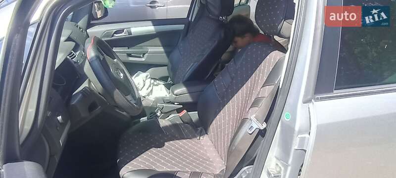 Мінівен Opel Zafira 2011 в Черкасах