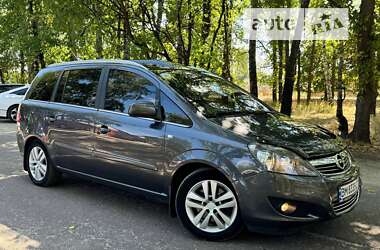 Минивэн Opel Zafira 2011 в Ахтырке