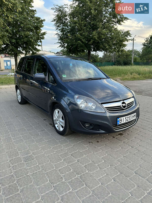 Минивэн Opel Zafira 2010 в Миргороде