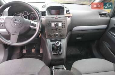 Минивэн Opel Zafira 2005 в 