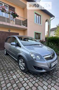 Минивэн Opel Zafira 2010 в Калуше