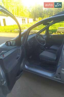 Минивэн Opel Zafira 2004 в Овруче