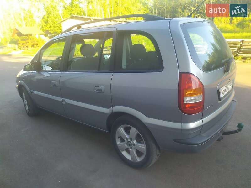 Минивэн Opel Zafira 2004 в Овруче
