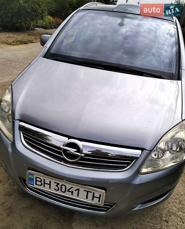 Мінівен Opel Zafira 2010 в Одесі