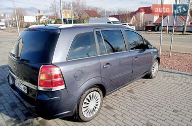 Минивэн Opel Zafira 2006 в Киеве