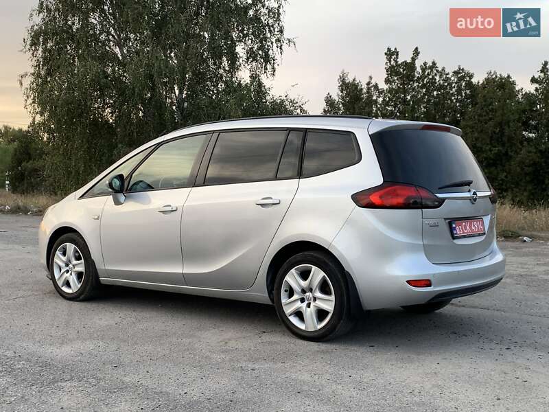 Минивэн Opel Zafira 2014 в Днепре
