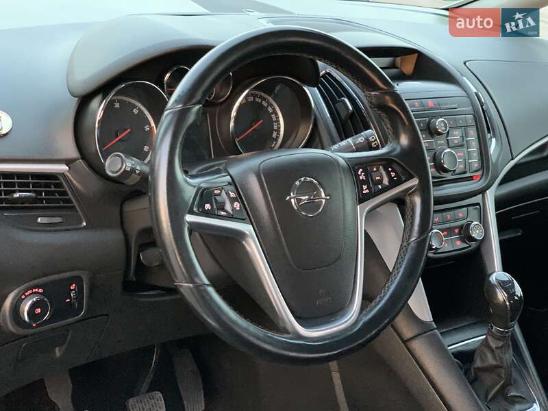 Минивэн Opel Zafira 2014 в Днепре
