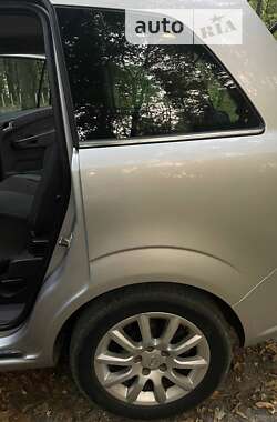 Мінівен Opel Zafira 2010 в Луцьку