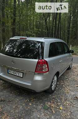 Мінівен Opel Zafira 2010 в Луцьку