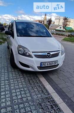 Мінівен Opel Zafira 2010 в Ужгороді