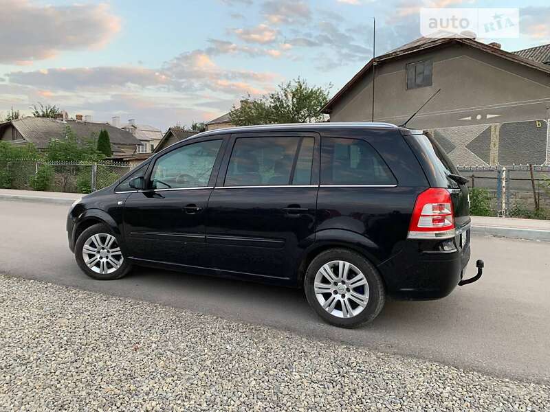 Минивэн Opel Zafira 2009 в Теребовле