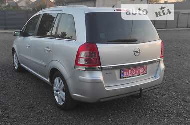 Мінівен Opel Zafira 2009 в Луцьку