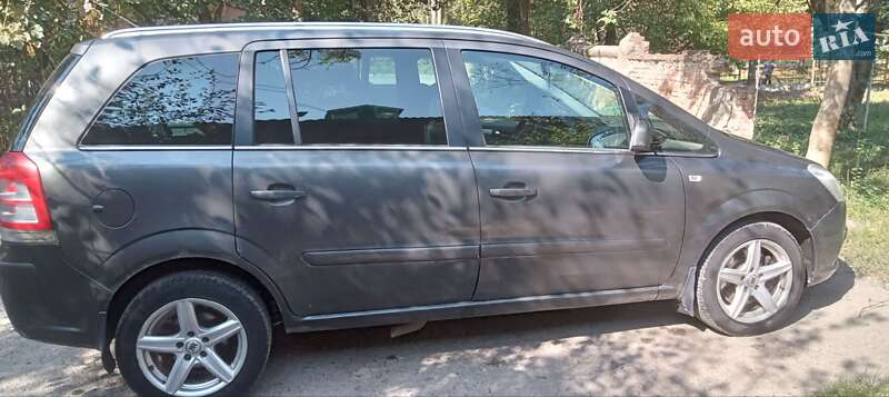 Минивэн Opel Zafira 2010 в Львове