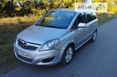 Минивэн Opel Zafira 2012 в Виньковцах