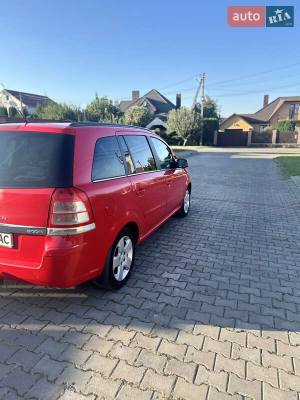 Мінівен Opel Zafira 2010 в Луцьку