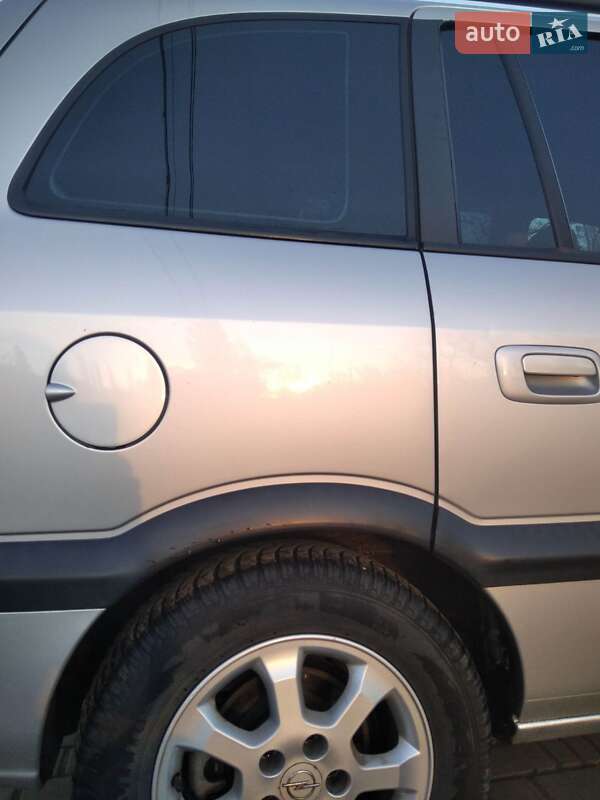 Мінівен Opel Zafira 2004 в Нікополі