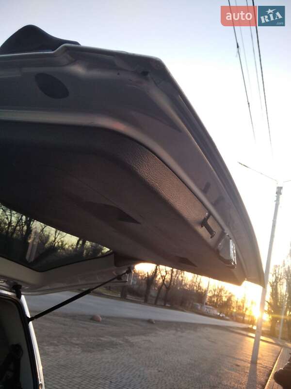 Мінівен Opel Zafira 2004 в Нікополі