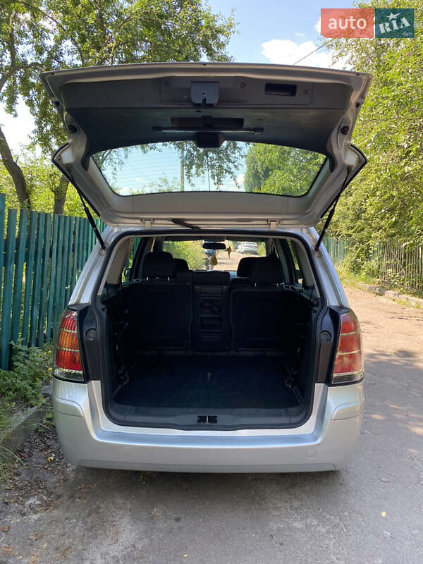 Минивэн Opel Zafira 2007 в Немишаево