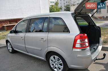 Минивэн Opel Zafira 2008 в 