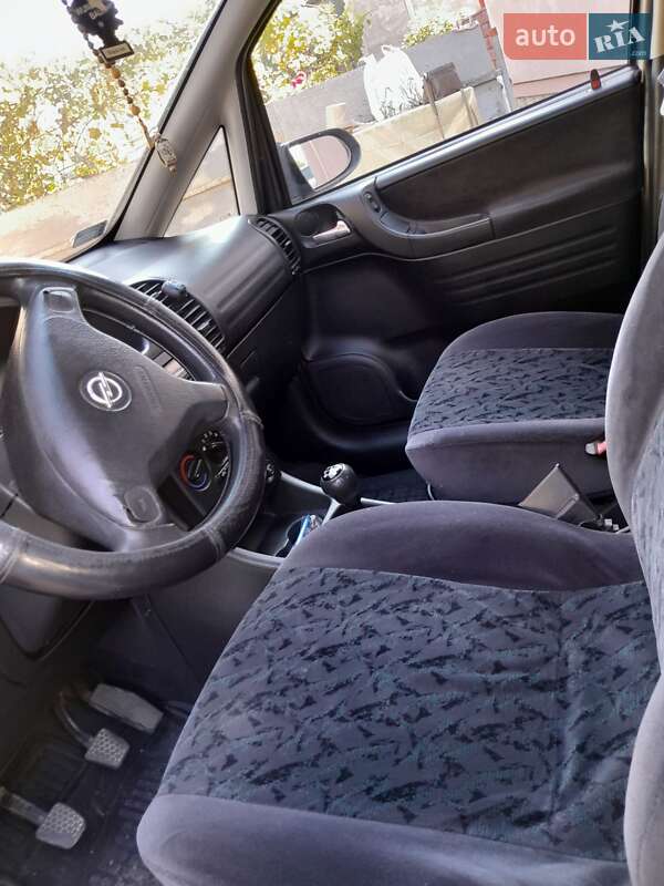 Минивэн Opel Zafira 2002 в Бережанах