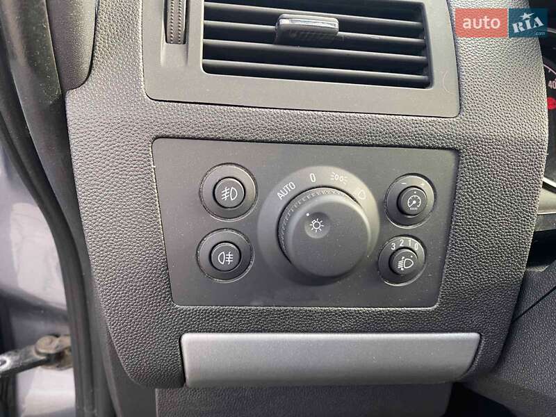 Мінівен Opel Zafira 2011 в Здолбуніві