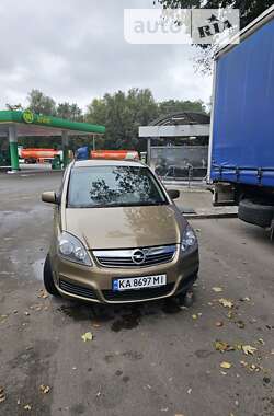 Минивэн Opel Zafira 2013 в Киеве