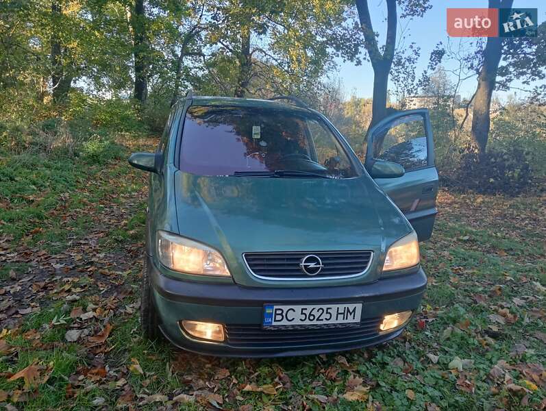 Минивэн Opel Zafira 2001 в Бобрке