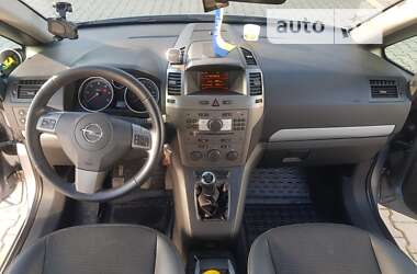 Минивэн Opel Zafira 2007 в Новоселице