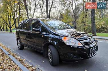 Минивэн Opel Zafira 2008 в Киеве