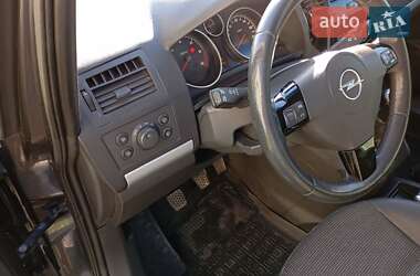 Мінівен Opel Zafira 2010 в Львові