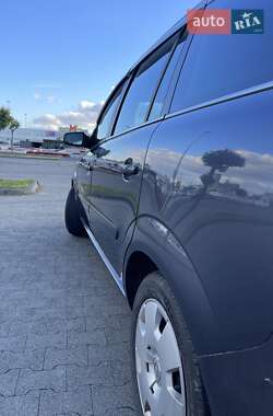 Минивэн Opel Zafira 2006 в 