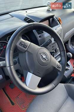 Минивэн Opel Zafira 2006 в 