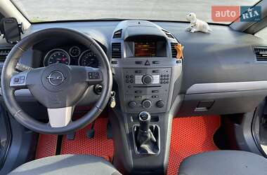 Минивэн Opel Zafira 2006 в 
