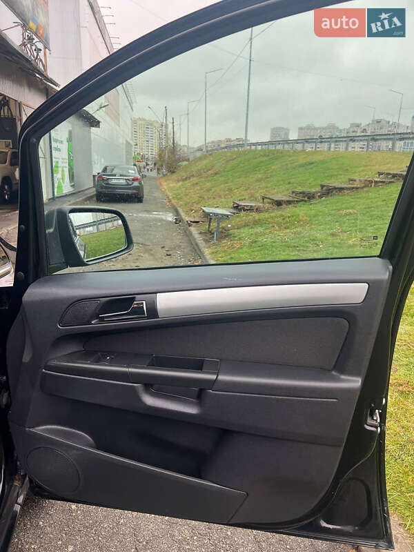 Минивэн Opel Zafira 2012 в Киеве фото 37 Минивэн Opel Zafira 2012 в Киеве