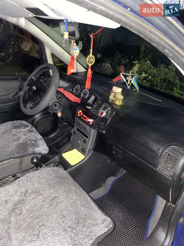 Мінівен Opel Zafira 2003 в Львові