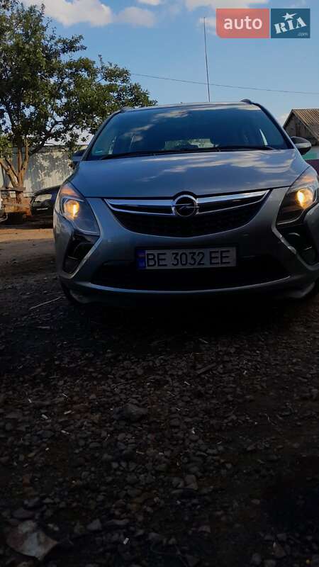 Мінівен Opel Zafira 2012 в Кривому Озері