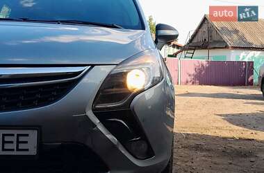 Минивэн Opel Zafira 2012 в 