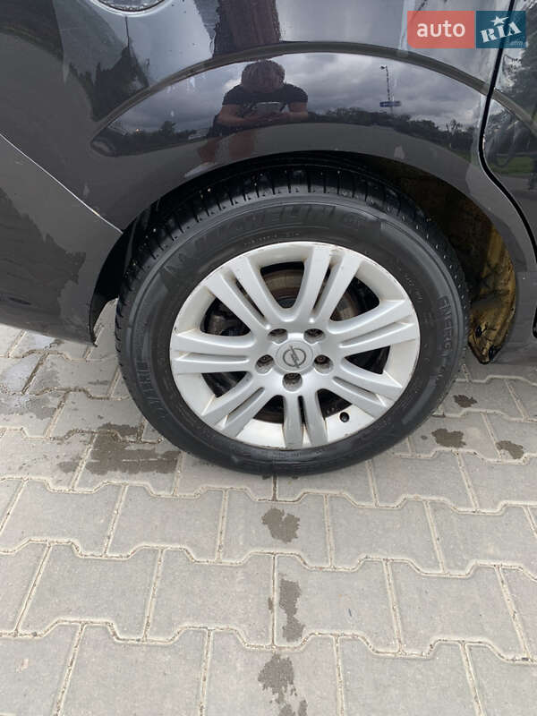 Мінівен Opel Zafira 2008 в Самборі