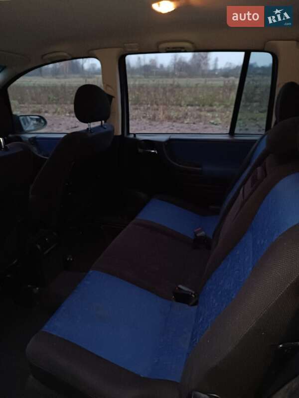 Мінівен Opel Zafira 2001 в Любешові