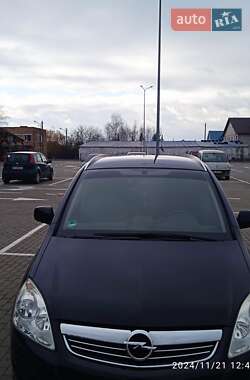 Минивэн Opel Zafira 2009 в 
