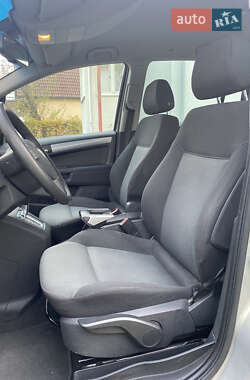 Минивэн Opel Zafira 2006 в 