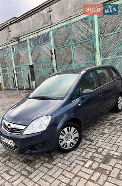 Минивэн Opel Zafira 2008 в Сумах