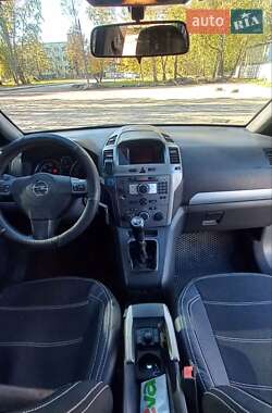 Минивэн Opel Zafira 2006 в Новояворовске