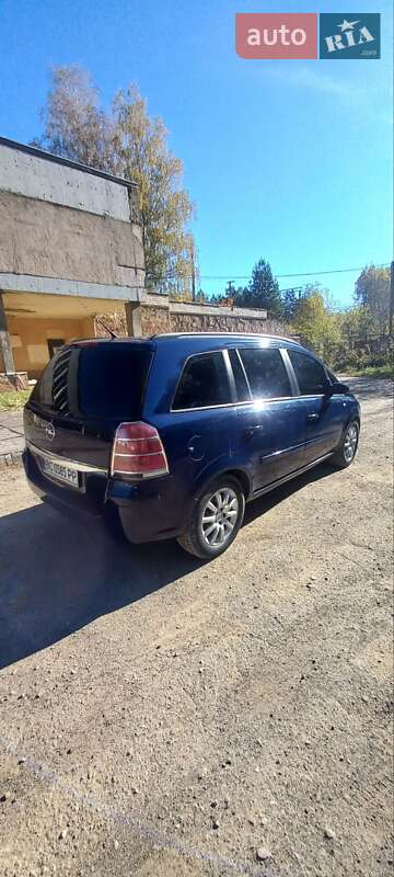 Минивэн Opel Zafira 2006 в Новояворовске