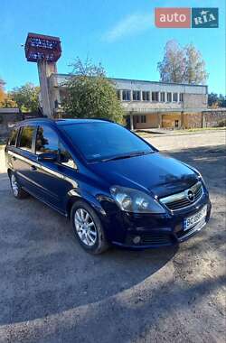 Минивэн Opel Zafira 2006 в Новояворовске