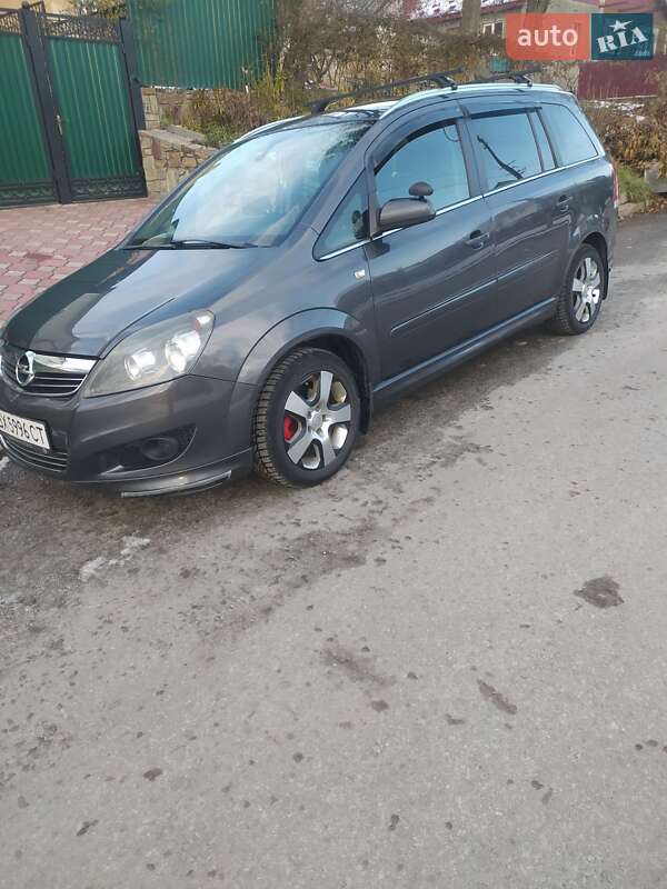 Минивэн Opel Zafira 2008 в Каменец-Подольском